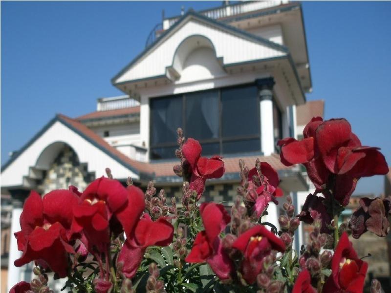Chef House Resort Katmandu Dış mekan fotoğraf
